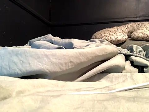 xxxenzo1 online show from October 2025 03:12:01 PM