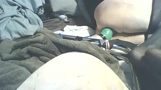 xxxenzo1 online show from December 2025 01:04:02 PM