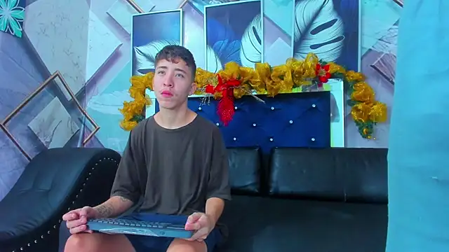 Lester james2 online show from December 2025 02:08:02 PM