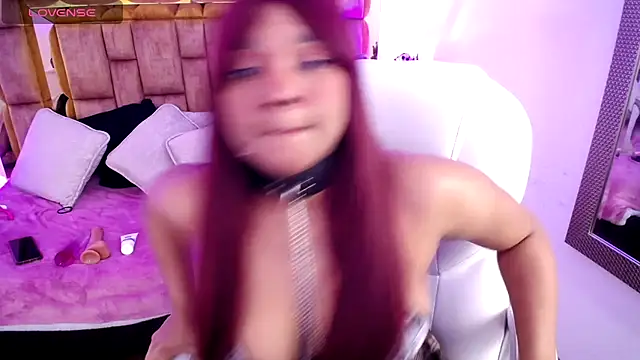 Snapshot of Scarlett_Vixen_ chatting on November 2025 01:06:02 AM Scarlett Vixen online show from November 2025 01:06:02 AM