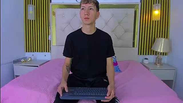 sammysex- online show from November 2025 06:25:01 AM