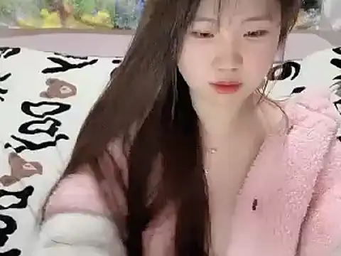 Snapshot of Poppy13 chatting on November 2025 01:11:02 PM Poppy13 online show from November 2025 01:11:02 PM