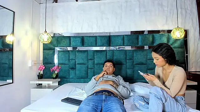  bonnyandclyde online show from April 2026 12:39:01 PM