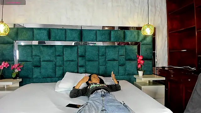  bonnyandclyde online show from February 2026 12:27:01 PM