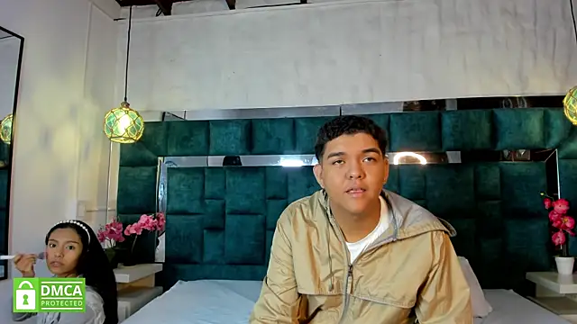  bonnyandclyde online show from January 2026 12:30:01 PM