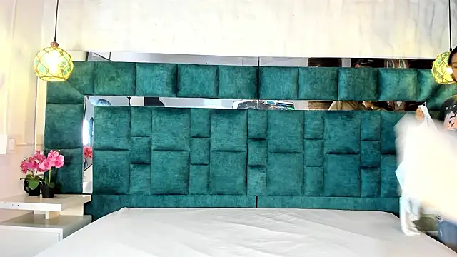  bonnyandclyde online show from February 2026 01:10:01 PM