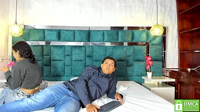  bonnyandclyde online show from March 2026 11:59:01 AM