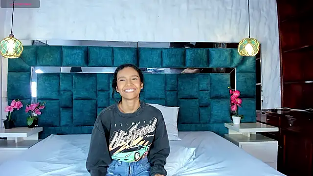  bonnyandclyde online show from February 2026 01:33:01 PM