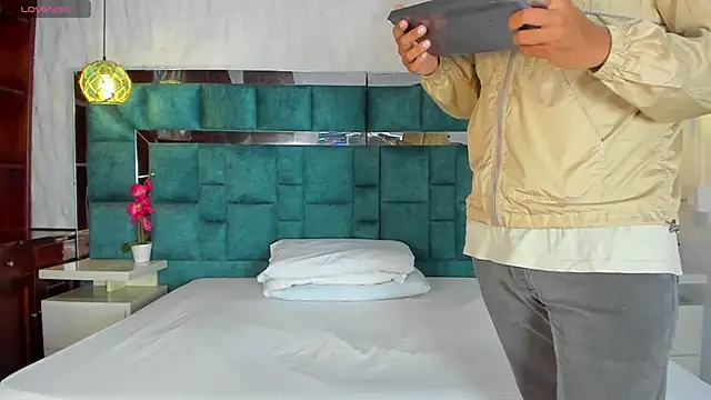  bonnyandclyde online show from March 2026 12:21:03 PM