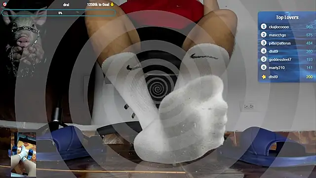 Snapshot of Alphacashmaster777 chatting on June 2026 05:40:02 PM Alphacashmaster777 online show from June 2026 05:40:02 PM