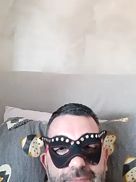 Vampiro83zz online show from June 2026 12:36:02 PM