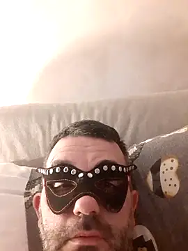 Vampiro83zz online show from June 2026 09:23:01 PM