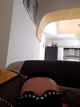 Vampiro83zz online show from March 2026 02:57:01 PM