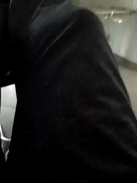 Vampiro83zz online show from March 2026 03:50:02 PM