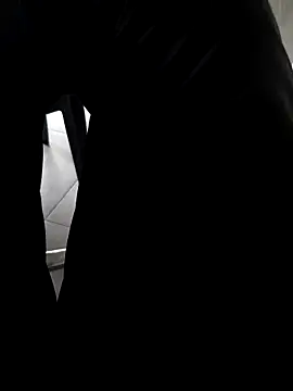 Vampiro83zz online show from February 2026 03:56:01 PM