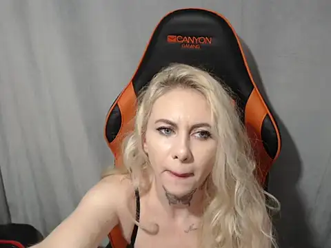 Snapshot of MissButterfly69 chatting on November 2025 05:24:02 PM MissButterfly69 online show from November 2025 05:24:02 PM