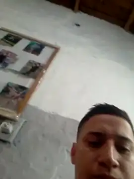Snapshot of Alvarezz0202 chatting on June 2026 05:32:01 PM Alvarezz0202 online show from June 2026 05:32:01 PM