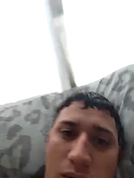 Snapshot of Alvarezz0202 chatting on May 2026 08:01:02 PM Alvarezz0202 online show from May 2026 08:01:02 PM