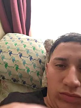 Snapshot of Alvarezz0202 chatting on April 2026 08:35:01 PM Alvarezz0202 online show from April 2026 08:35:01 PM