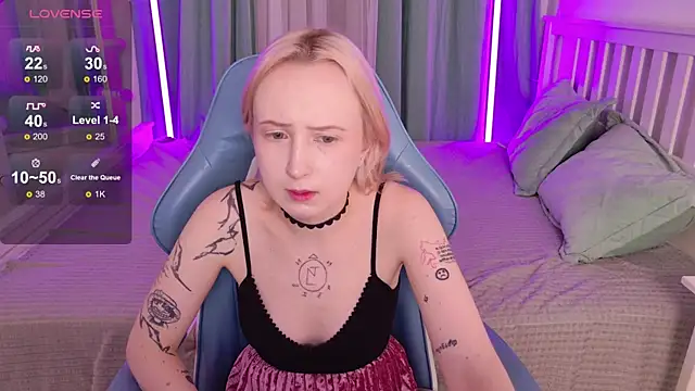 Snapshot of _Babyface_ chatting on November 2025 01:11:01 PM Babyface online show from November 2025 01:11:01 PM