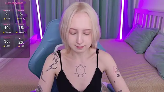 Snapshot of _Babyface_ chatting on December 2025 09:15:01 AM Babyface online show from December 2025 09:15:01 AM