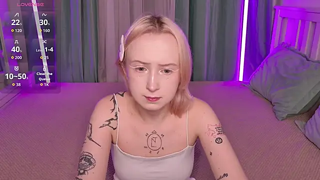 Snapshot of _Babyface_ chatting on November 2025 11:32:01 AM Babyface online show from November 2025 11:32:01 AM