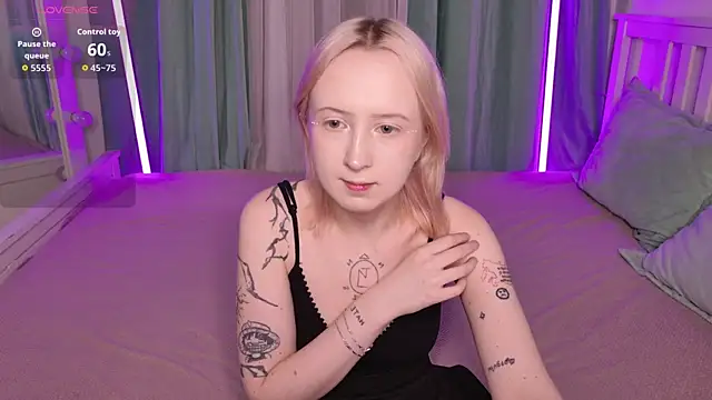 Snapshot of _Babyface_ chatting on December 2025 01:23:01 PM Babyface online show from December 2025 01:23:01 PM