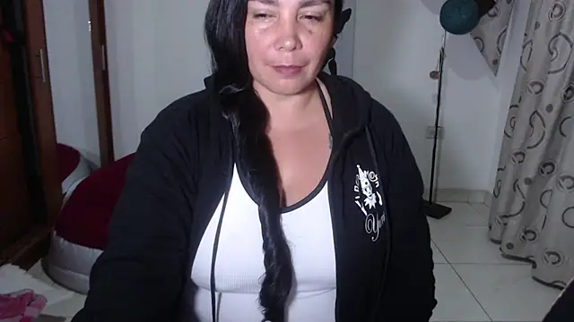 vivian-milf online show from February 2026 02:00:02 AM