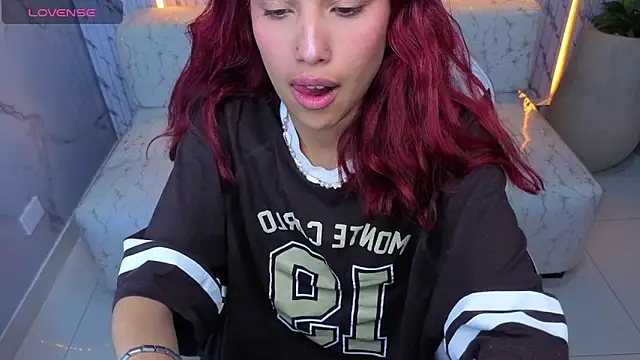 Saphire Tx online show from December 2025 01:33:02 PM