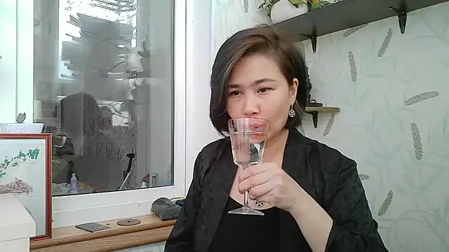 Nettie Allie online show from December 2025 08:51:02 AM