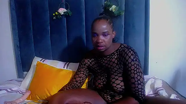 EMBER FOX online show from June 2026 08:13:02 PM