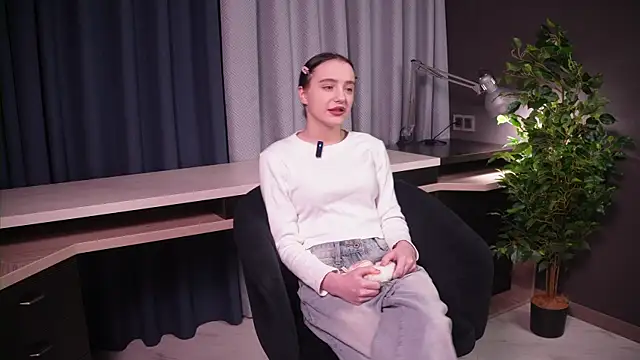 Snapshot of JesseGudgel chatting on November 2025 10:38:02 AM JesseGudgel online show from November 2025 10:38:02 AM