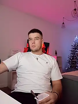 IPrince7 online show from December 2025 05:03:02 PM