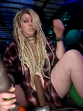 Horny hippie online show from February 2026 11:06:02 PM