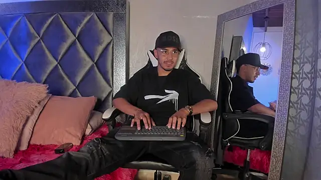 Brand Collins online show from December 2025 08:33:01 PM