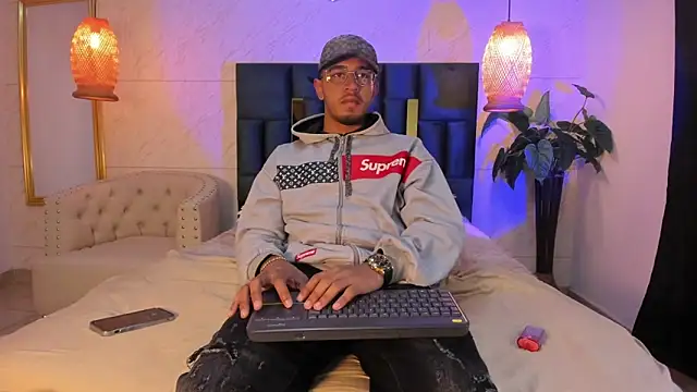 Brand Collins online show from November 2025 01:11:01 PM