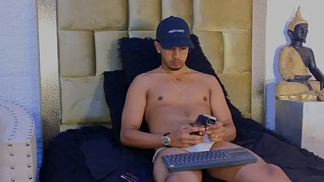 Brand Collins online show from December 2025 08:39:01 PM