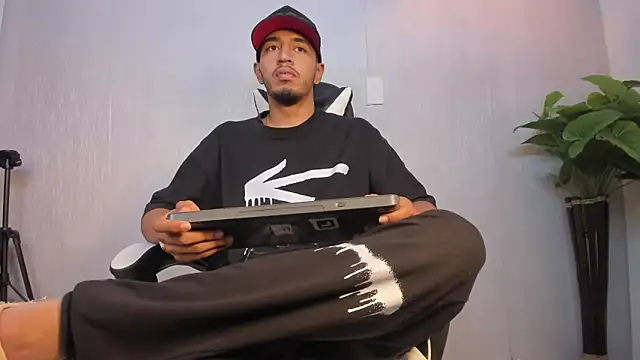 Brand Collins online show from January 2026 08:02:02 PM