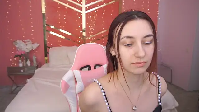 RoxieRay online show from March 2026 01:04:02 PM