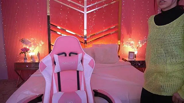 RoxieRay online show from March 2026 03:35:02 PM