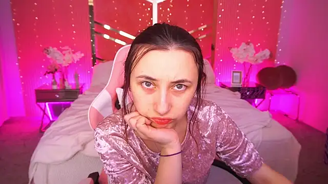 RoxieRay online show from March 2026 12:51:02 PM