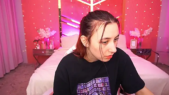 RoxieRay online show from February 2026 03:45:01 PM