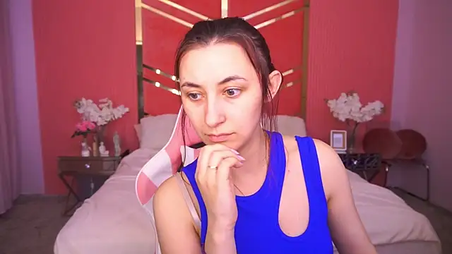 RoxieRay online show from April 2026 01:34:02 PM