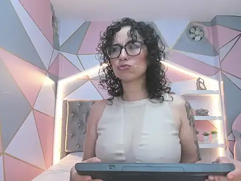 sarah sluty online show from November 2025 02:23:02 AM