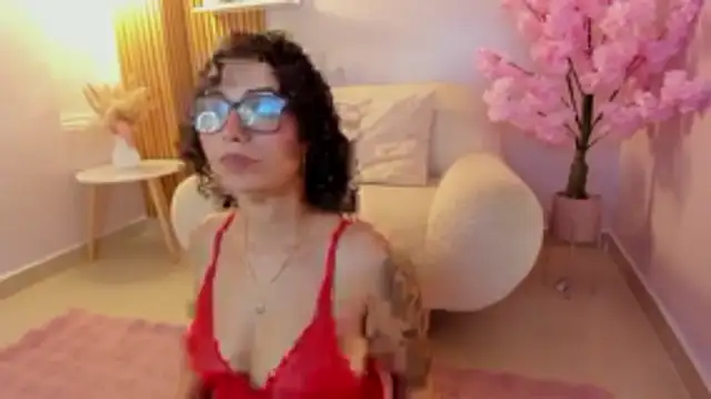 sarah sluty online show from February 2026 02:30:01 AM