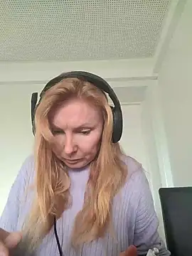 JenyJansy online show from November 2025 01:44:02 PM