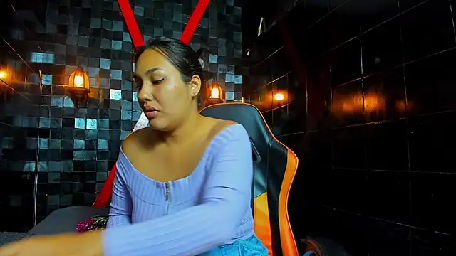 AzumiWalker online show from February 2026 02:11:02 AM