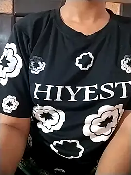 RASHMI SHARMA9 online show from April 2026 05:37:02 PM