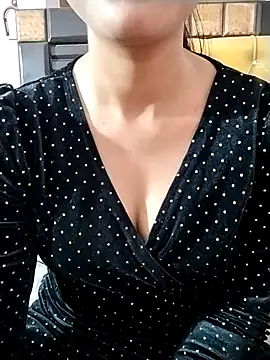 RASHMI SHARMA9 online show from March 2026 07:16:01 PM