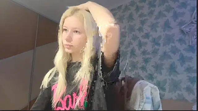 Barbie Blondie online show from December 2025 12:13:02 AM